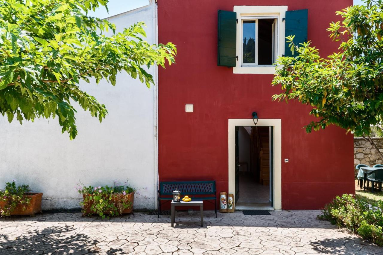 Traditional Rustic Maisonette By Konnect Agios Ioannis Peristeron  ภายนอก รูปภาพ