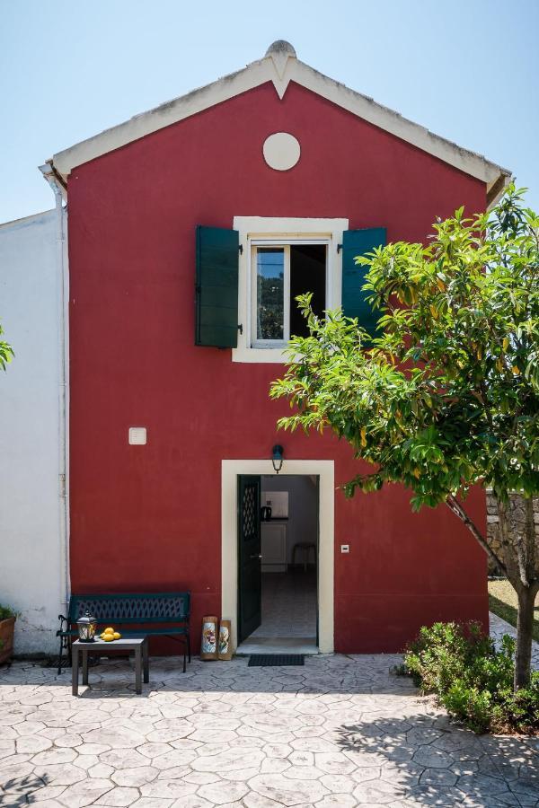 Traditional Rustic Maisonette By Konnect Agios Ioannis Peristeron  ภายนอก รูปภาพ