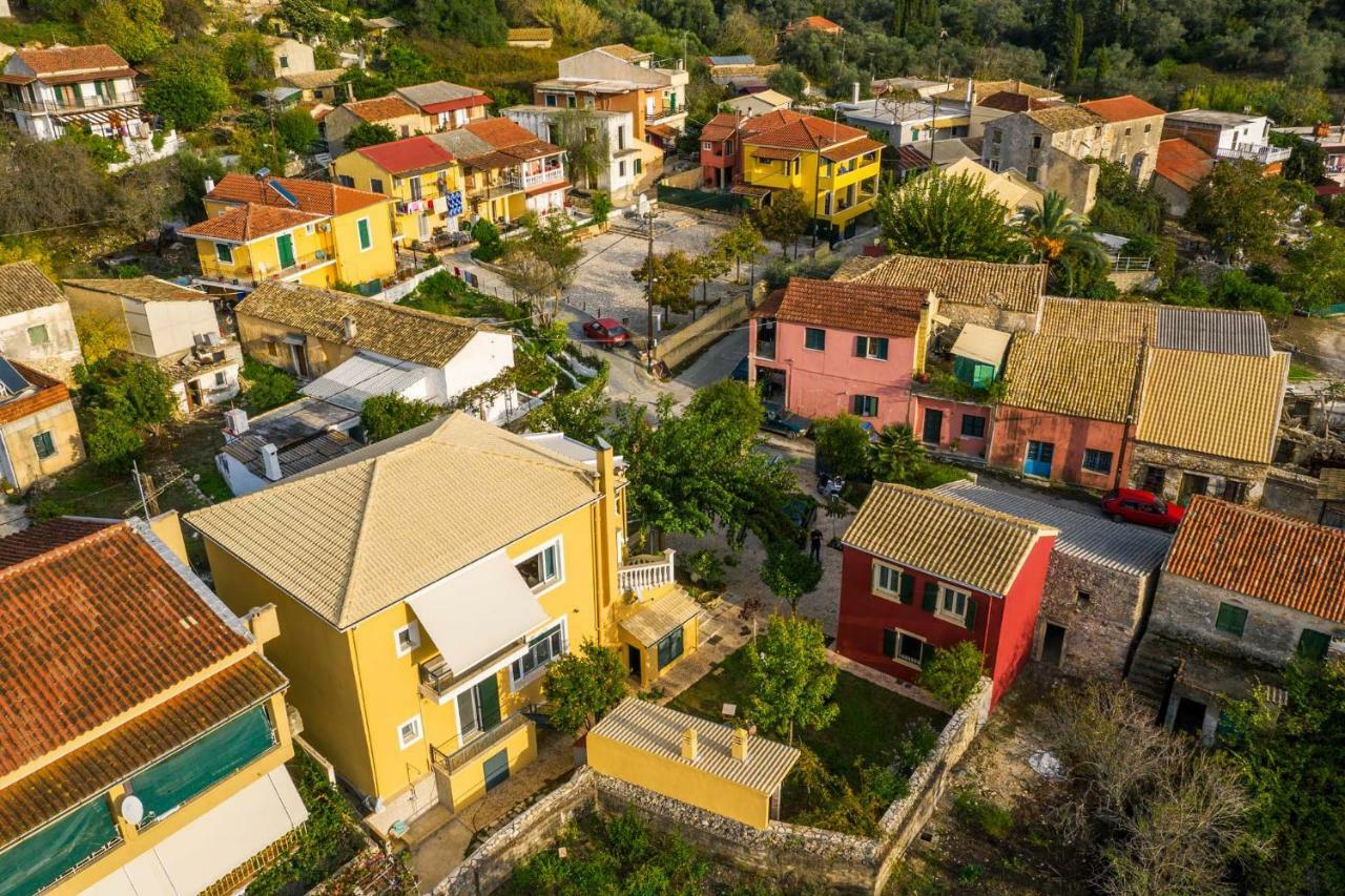 Traditional Rustic Maisonette By Konnect Agios Ioannis Peristeron  ภายนอก รูปภาพ