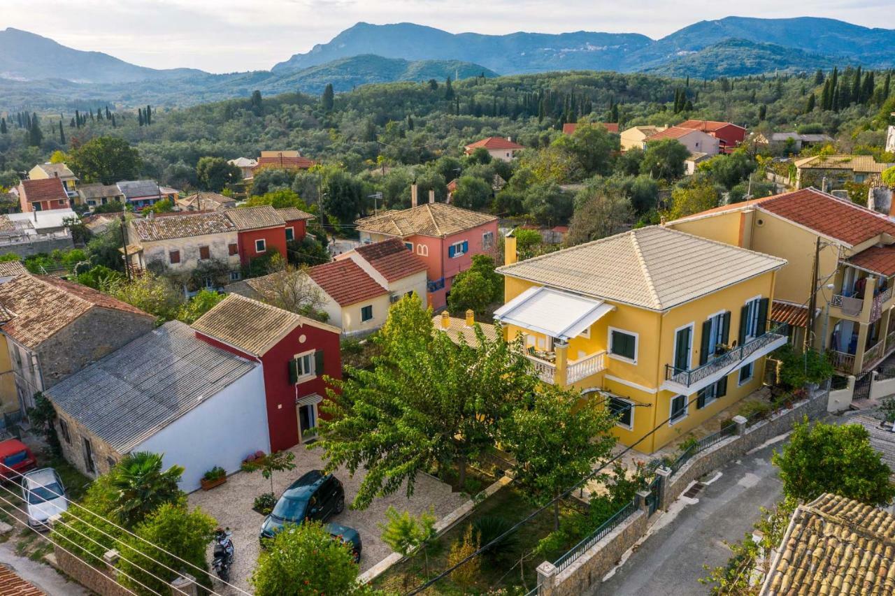 Traditional Rustic Maisonette By Konnect Agios Ioannis Peristeron  ภายนอก รูปภาพ